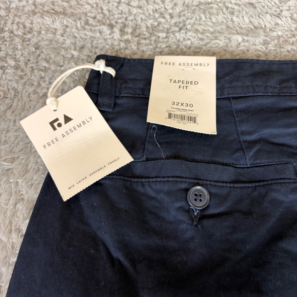 Free Assembly Mens Chino Pants Navy Blue Straight Leg 32x30 NWT - Picture 9 of 10